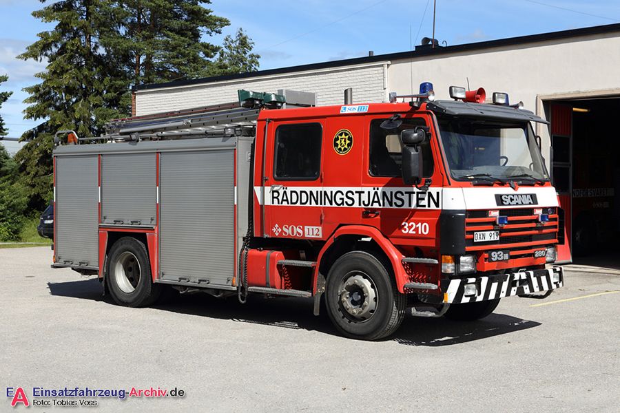 2 26-3210 - Släck-/räddningsbil (a.D.)