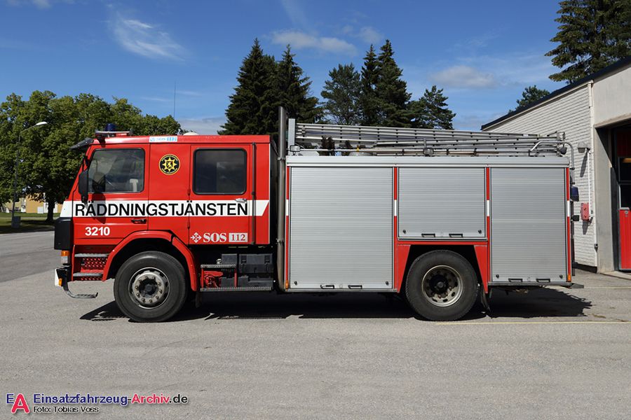 2 26-3210 - Släck-/räddningsbil (a.D.)