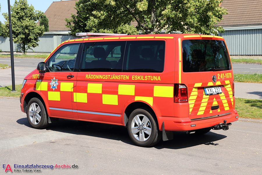 2 41-1070 - Personbil