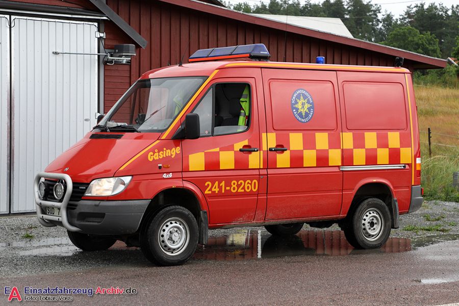 2 41-8260 - Släckbil